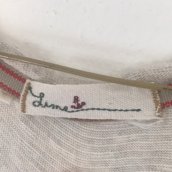 • incredible 5 button tunic • - Picture 2 of 8